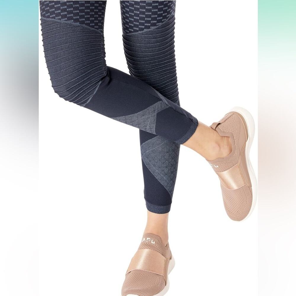 SPANX Women's Spanx Leggings Look at Me Now Seamless Moto Workout Small $88 - Picture 4 of 9